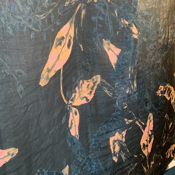 Wilfred Olive Green Wool & silk blend scarce - Picture 5 of 6